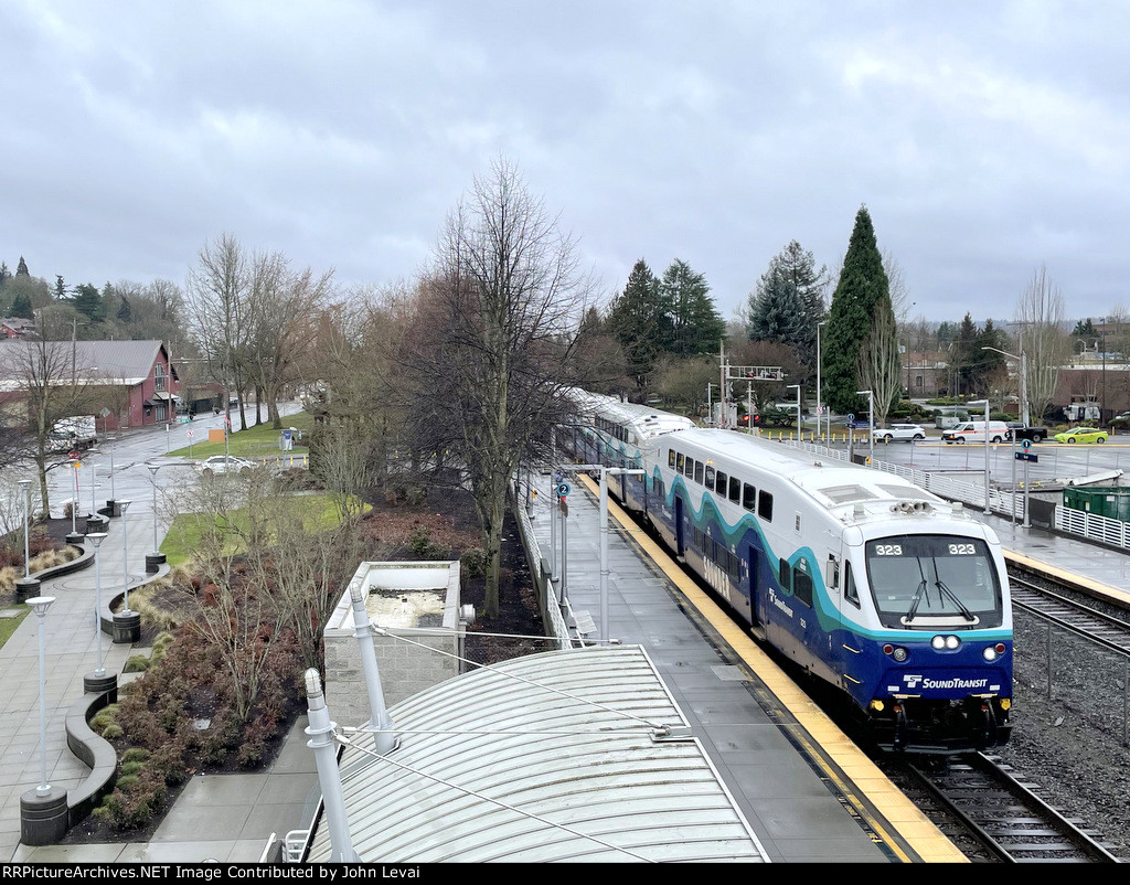 Northbound Sounder train # 1518 approaches Kent Station with one of the brand new cab cars leading